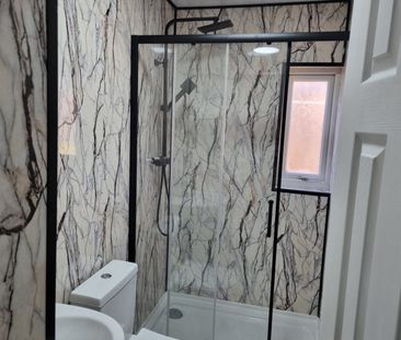 Room in a Shared House, Durham Road, E16 - Photo 5