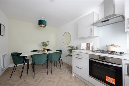 4 bedroom semi-detached house to rent - Photo 2