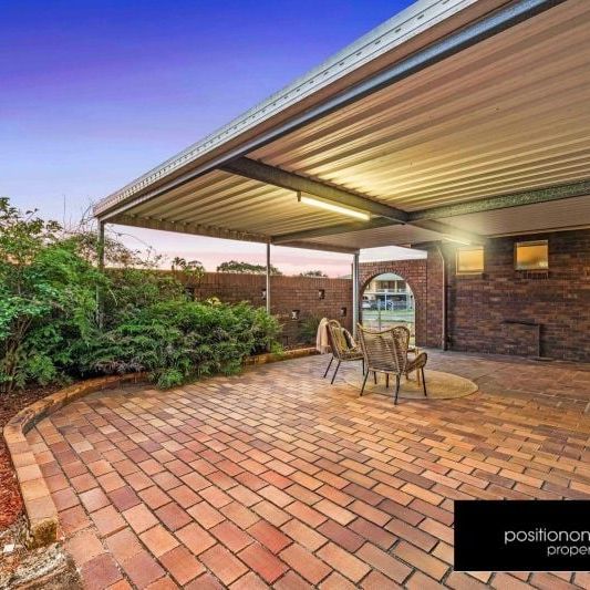 Move in before Christmas! Ideal location! - Photo 1