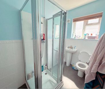 1 bedroom in a house share to rent - Photo 4