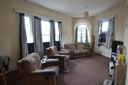3 bedroom flat to rent - Photo 5