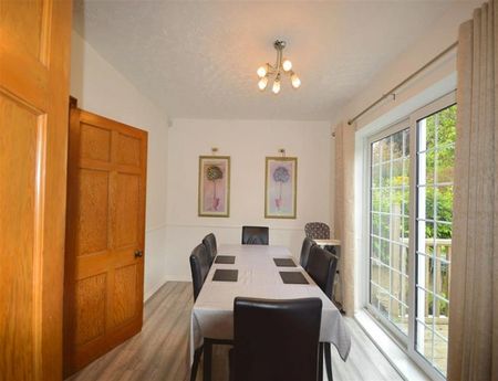 4 Bedroom Semi Detached To Let - Photo 2