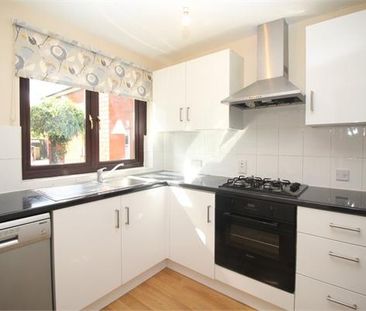 2 bedroom semi-detached house to rent - Photo 4