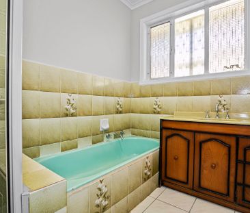 Charming Family Home in an Ideal Location - Photo 6