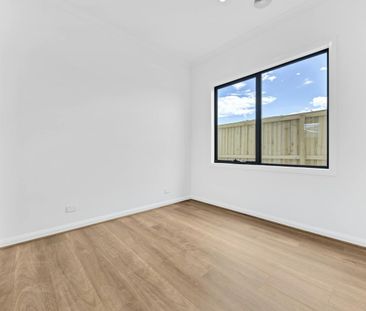Zoned for Werribee Secondary – Brand New Family Home for Rent! - Photo 2