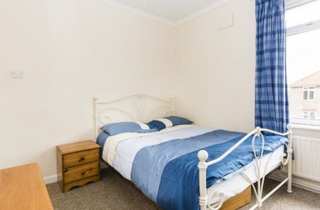 5 bed close UEAl with WI FI TV and license - Photo 3