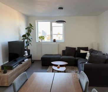 Lichtrijk 2-slaapkamerappartement met terras - Photo 1