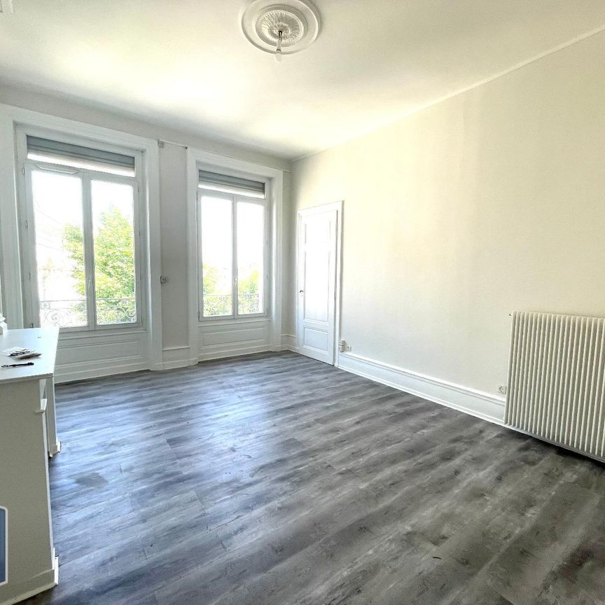 Location Appartement 3 pièces 115m² ST ETIENNE 42000 - Photo 1