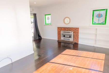 96 Blackburn Road, Doncaster East - Photo 4
