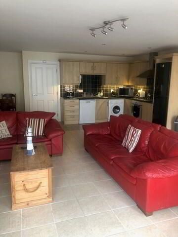 46 West Strand Avenue (Student Let), Portrush, BT56 8ET - Photo 4