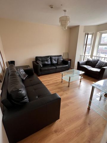 6 bedroom terraced house to rent - Photo 2
