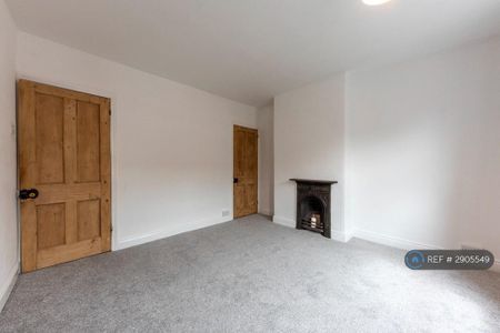 3 bedroom terraced house to rent - Photo 2