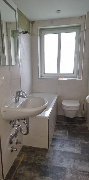 Frisch sanierte Dreiraumwohnung in schöner Wohnlage! - Photo 1