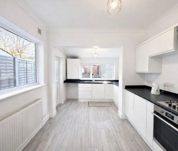 3 bedroom House To Let Total Size: 958 SQ FT - Photo 2