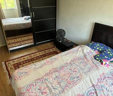 3 bedroom property to rent - Photo 3