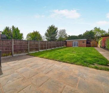 St Georges Drive, Ickenham, UB10 - Photo 1