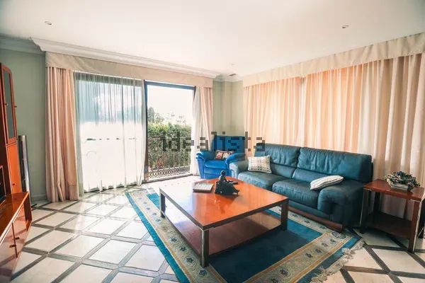 Alquiler de piso en Calle de la Rosa, 100 - Photo 1