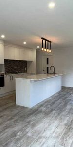 Practical 5 Bedroom Living - Photo 3