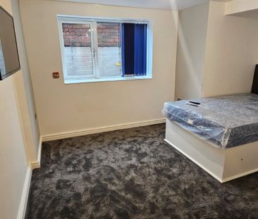 5 Bed - 27 Richmond Avenue, Headingley, Leeds - LS6 1BZ - Student - Photo 5