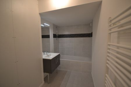 Location Appartement 3 pièces 62m² NANTES 44000 - Photo 3