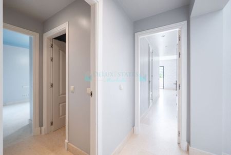 Ground Floor Apartment for rent in Benahavis - Photo 3