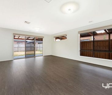 BEAUTIFUL FAMILY HOME - Photo 1