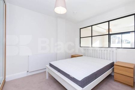 Spacious studio / one bed to rent stone throw away from Finsbury Park - Photo 5