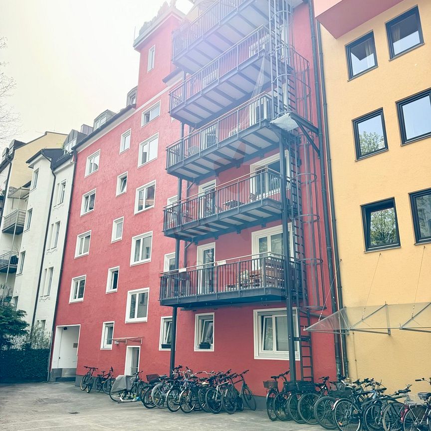 IMMOBILIEN SCHNEIDER - Lehel - Wunderschöne, frisch sanierte 3-Zi-Whg. direkt am Englischen Garten - Foto 1