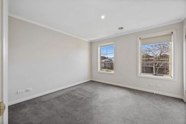 LOW MAINTENANCE LIVING IN PRIME LOCATION - Photo 1