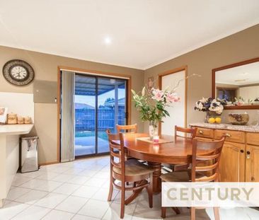 Comfortable Family Home - Photo 5