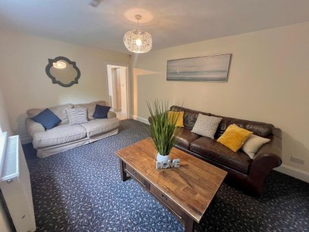 6 bedroom house to rent - Photo 2