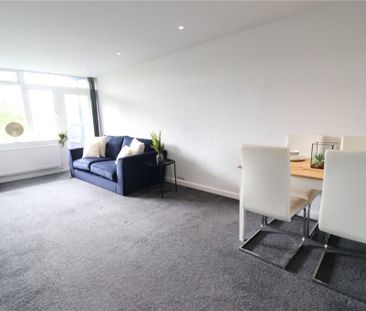 2 Bedroom - Bassett Green Village, Southampton - Photo 4