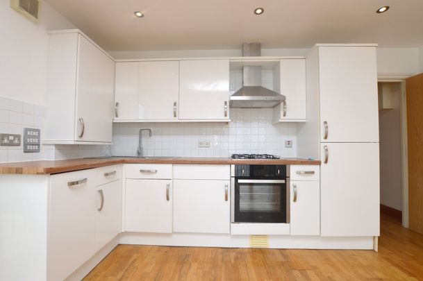 Flat to rent - Brent Road, London, SE18 - Photo 1