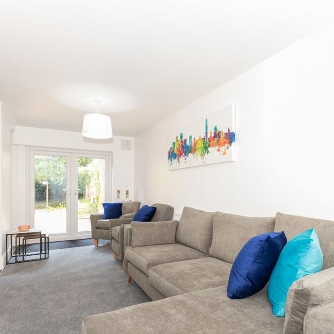 6 bedroom house to rent - Photo 1