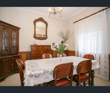 Hi, I’m your family home in a blue-chip coastal school zone - Photo 5