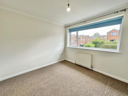 3 bedroom semi-detached house to rent - Photo 3