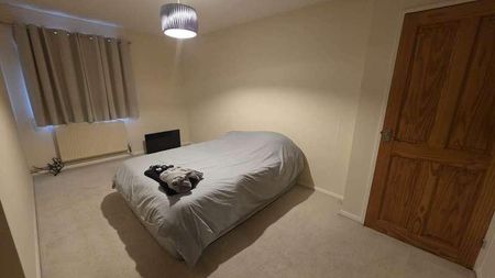 Darwin Close, Taunton, TA2 - Photo 4