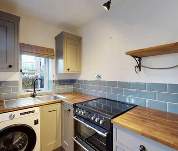 2 bedroom terraced house to rent - Photo 4