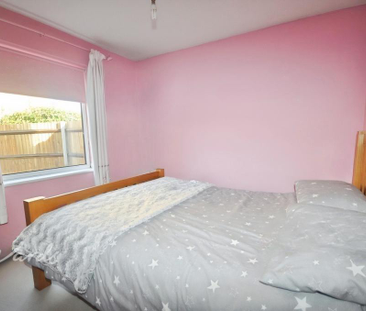 2 bedroom semi-detached bungalow to rent - Photo 6