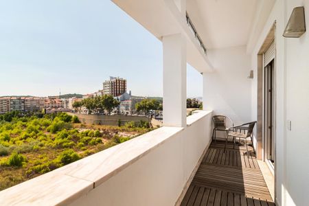 4 Bedroom Apartment with balcony, Amoreiras, Lisboa - Photo 3