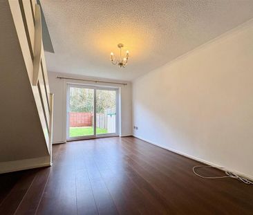 2 bedroom end of terrace house to rent - Photo 2