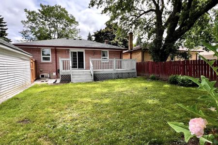 For Lease - 311 Boisdale Avenue Unit# Main Floor, Richmond Hill, Ontario - Photo 4