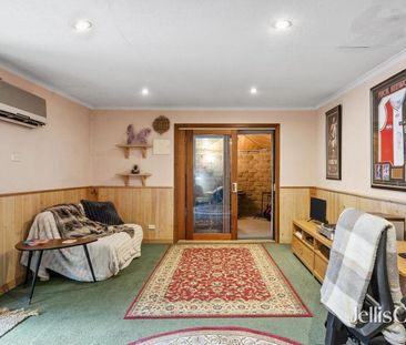Four Bedroom Home in Newport - Photo 2