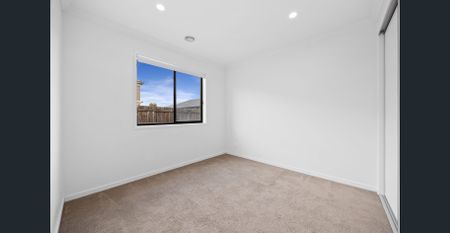 MODERN STYLISH FAMILY HOME IN BONSHAW - Photo 5