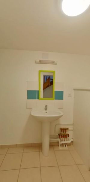 Location Appartement 2 pièces 32m² MONTMORILLON 86500 - Photo 1