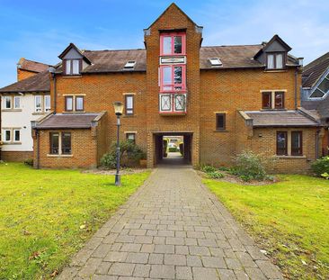 Cloister Close, Teddington - 1 bedroomProperty for lettings - Chasebuchanan - Photo 2