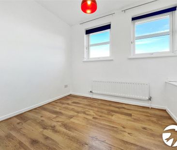 2 bedroom semi-detached house to rent - Photo 2