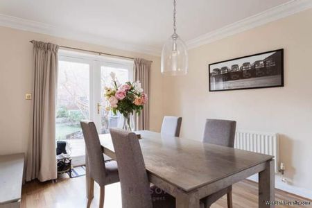 4 bedroom property to rent in Epsom - Photo 5