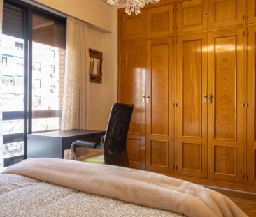 Room in a shared 3-bedroom apartment for rent in Acacias, perfect for women. - Photo 1
