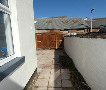 Clevedon Road Flat 2 FFF - Photo 6